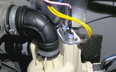 Посудомоечная машина течёт