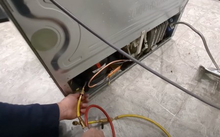 После отключения холодильник не включается