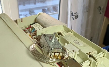 Холодильник сильно морозит