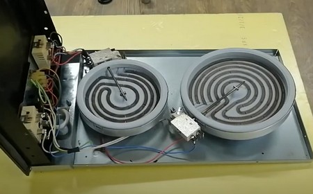 Варочная панель отключается