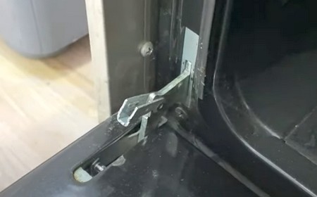 Не закрывается духовой шкаф