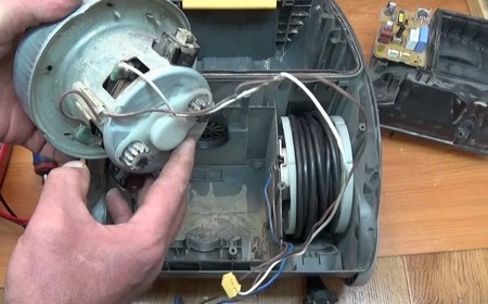 Пылесос выключается