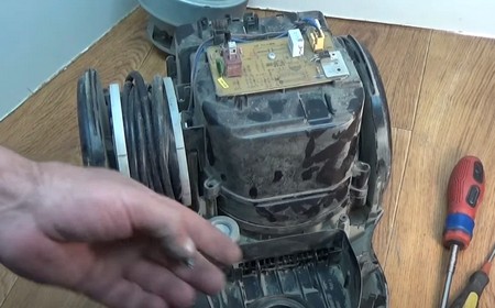 Ремонт пылесоса Redmond