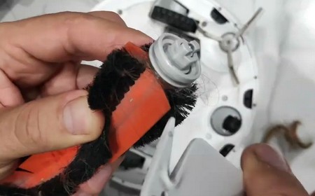 Ремонт щёток робота-пылесоса