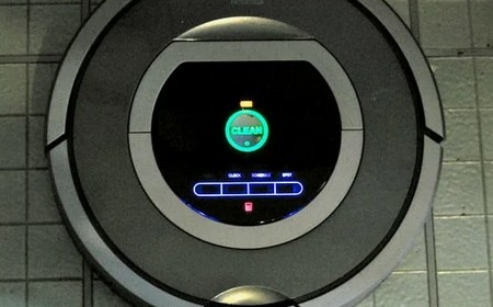 Робот-пылесос мигает желтым