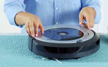 Не закрывается крышка робота-пылесоса