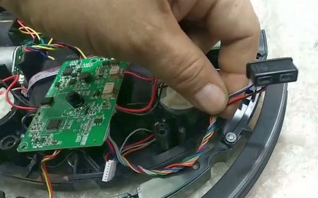 Робот-пылесос пищит