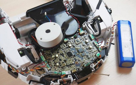 Робот-пылесос пищит