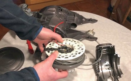 Замена катушки пылесоса